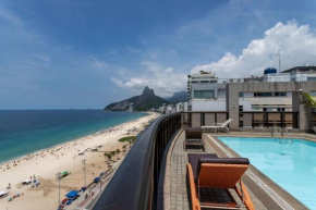 (304) Vista Lateral, Edifício Frente à Praia